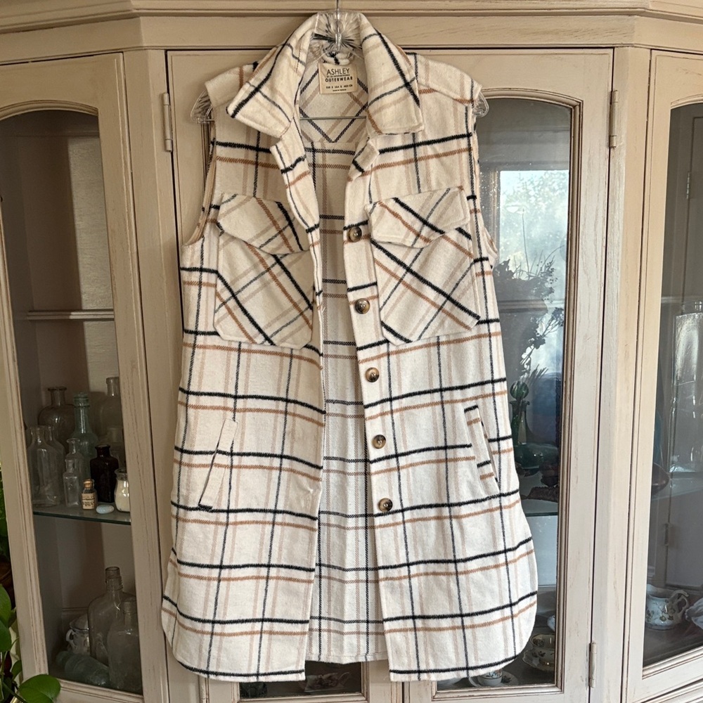 Ashley By 26 International Cream and Black Plaid Vest